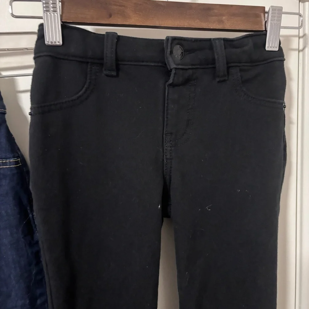 Bundle of 2 Cat & Jack kids jeggings/jeans size 6 and 6/7